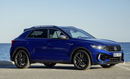 2019 Volkswagen T-Roc R Front Three-Quarter Wallpapers 450x275 (29)
