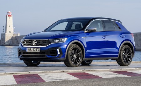 2019 Volkswagen T-Roc R Front Three-Quarter Wallpapers 450x275 (138)