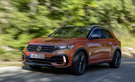 2019 Volkswagen T-Roc R Front Three-Quarter Wallpapers 450x275 (48)