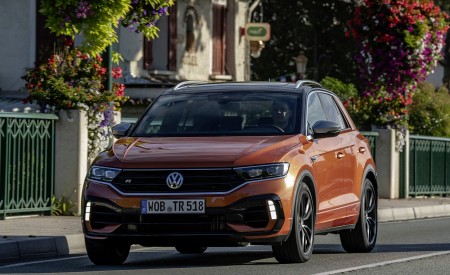 2019 Volkswagen T-Roc R Front Wallpapers 450x275 (71)
