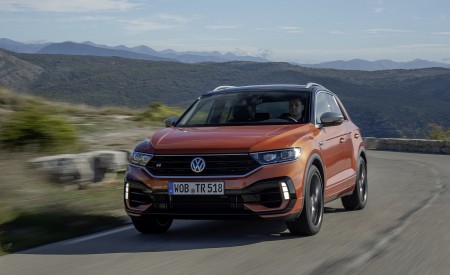 2019 Volkswagen T-Roc R Front Wallpapers 450x275 (51)