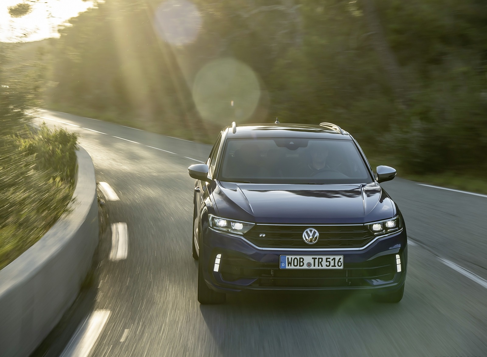 2019 Volkswagen T-Roc R Front Wallpapers (14)