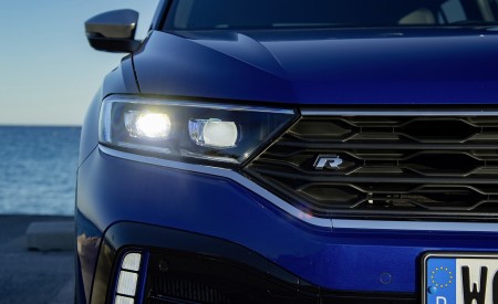 2019 Volkswagen T-Roc R Headlight Wallpapers 450x275 (34)
