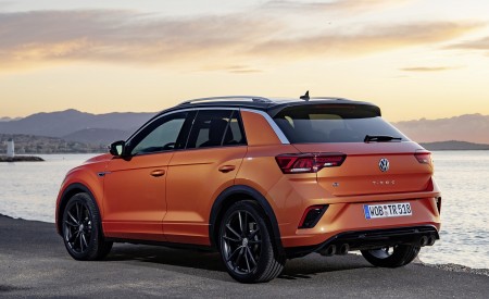 2019 Volkswagen T-Roc R Rear Three-Quarter Wallpapers 450x275 (73)