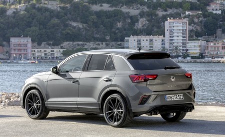 2019 Volkswagen T-Roc R Rear Three-Quarter Wallpapers 450x275 (114)