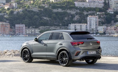 2019 Volkswagen T-Roc R Rear Three-Quarter Wallpapers 450x275 (115)