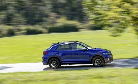 2019 Volkswagen T-Roc R Side Wallpapers 450x275 (21)
