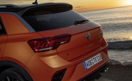 2019 Volkswagen T-Roc R Tail Light Wallpapers 450x275 (82)