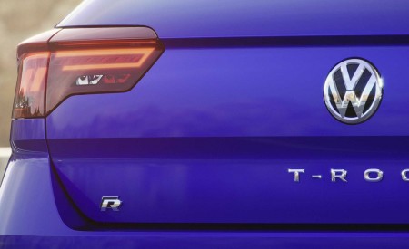 2019 Volkswagen T-Roc R Tail Light Wallpapers 450x275 (157)