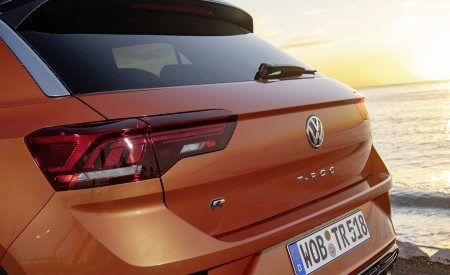 2019 Volkswagen T-Roc R Tail Light Wallpapers 450x275 (81)