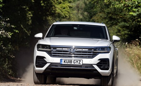 2019 Volkswagen Touareg V6 TDI R-Line (UK-Spec) Front Wallpapers 450x275 (10)