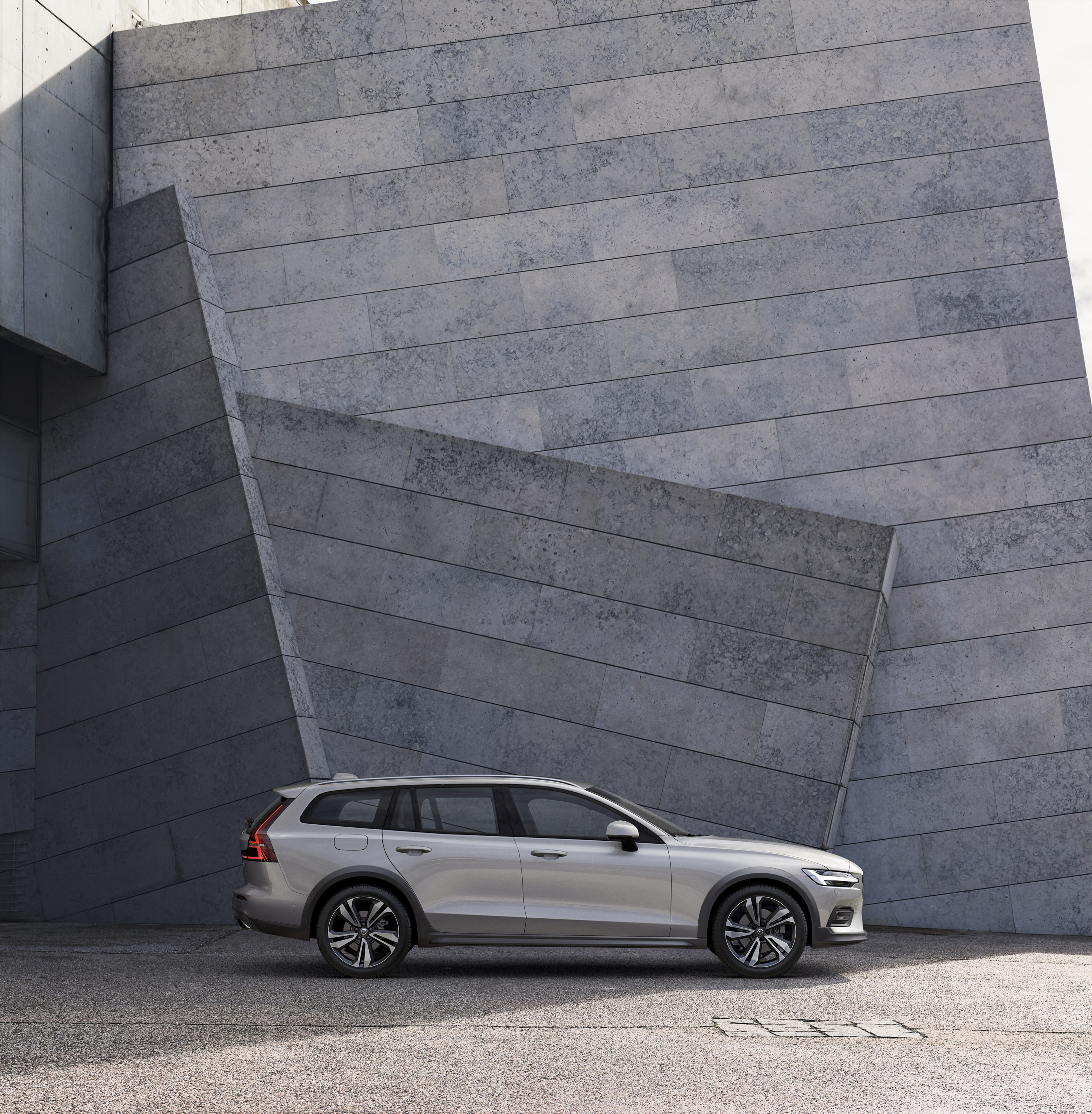 2019 Volvo V60 Cross Country Side Wallpapers (12)