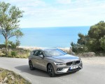 2019 Volvo V60 Front Three-Quarter Wallpapers 150x120