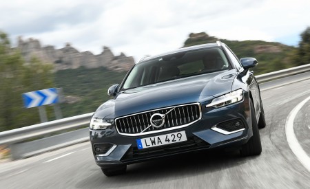 2019 Volvo V60 and V60 Plug-In Hybrid Wallpapers & HD Images