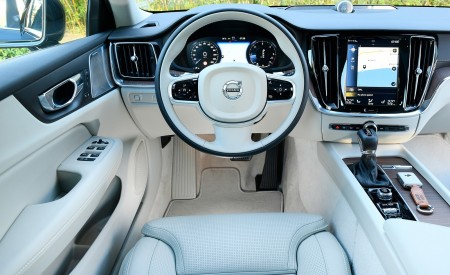 2019 Volvo V60 Interior Cockpit Wallpapers 450x275 (76)