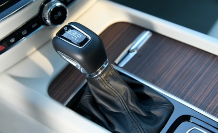 2019 Volvo V60 Interior Detail Wallpapers 450x275 (74)