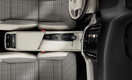 2019 Volvo V60 Interior Detail Wallpapers 450x275 (50)