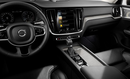 2019 Volvo V60 Interior Wallpapers 450x275 (122)