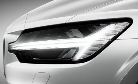 2019 Volvo V60 R-Design Headlight Wallpapers 450x275 (134)