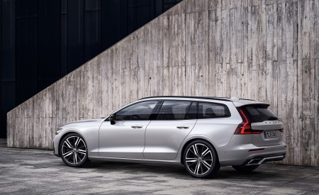 2019 Volvo V60 R-Design Side Wallpapers 450x275 (132)