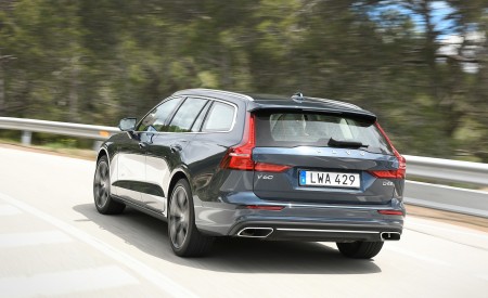 2019 Volvo V60 Rear Wallpapers 450x275 (6)