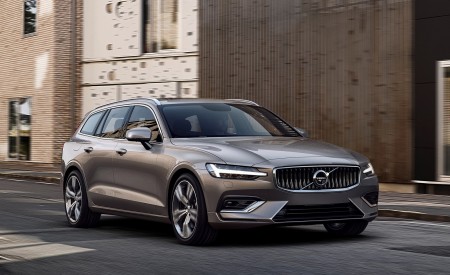2019 Volvo V60 T6 AWD Inscription (Color: Pebble Grey Metallic) Front Three-Quarter Wallpapers 450x275 (30)