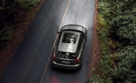 2019 Volvo V60 T6 AWD Inscription (Color: Pebble Grey Metallic) Top Wallpapers 450x275 (23)