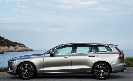 2019 Volvo V60 T6 Inscription (Color: Pebble Grey) Side Wallpapers 450x275 (59)
