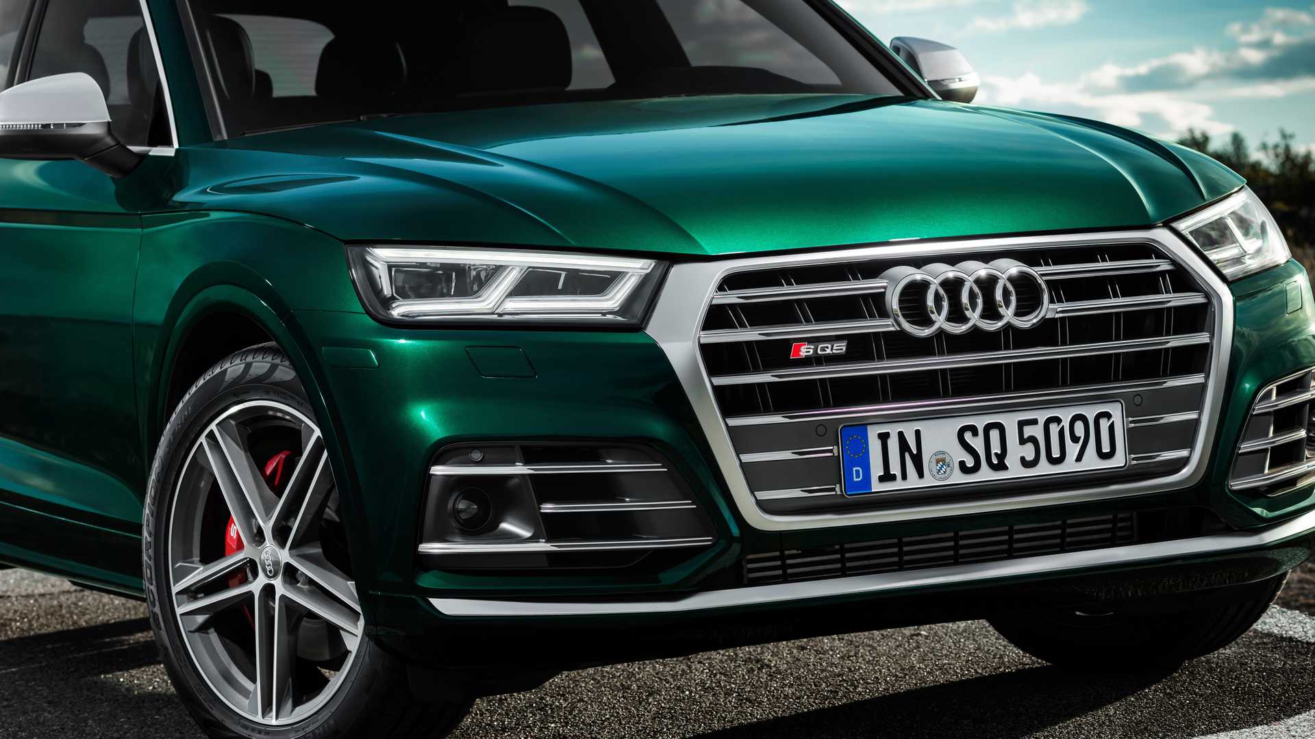 2020 Audi SQ5 TDI (Color: Azores Green Metallic) Front Bumper Wallpapers (14)
