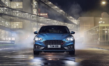 2020 Ford Focus ST Front Wallpapers 450x275 (12)