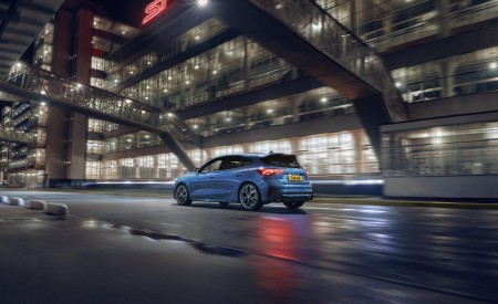 2020 Ford Focus ST Rear Three-Quarter Wallpapers 450x275 (14)