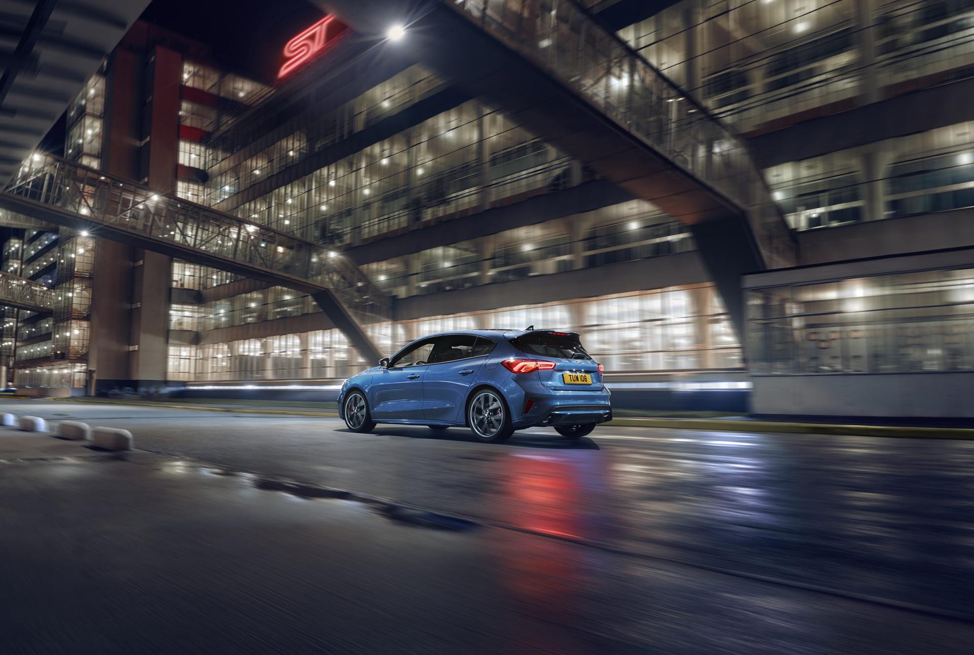 2020 Ford Focus ST Rear Three-Quarter Wallpapers (14)
