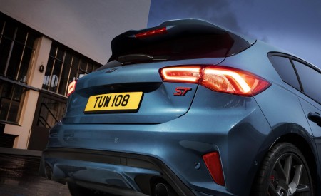 2020 Ford Focus ST Rear Wallpapers 450x275 (15)