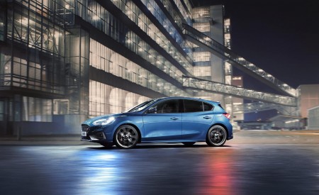 2020 Ford Focus ST Side Wallpapers 450x275 (16)