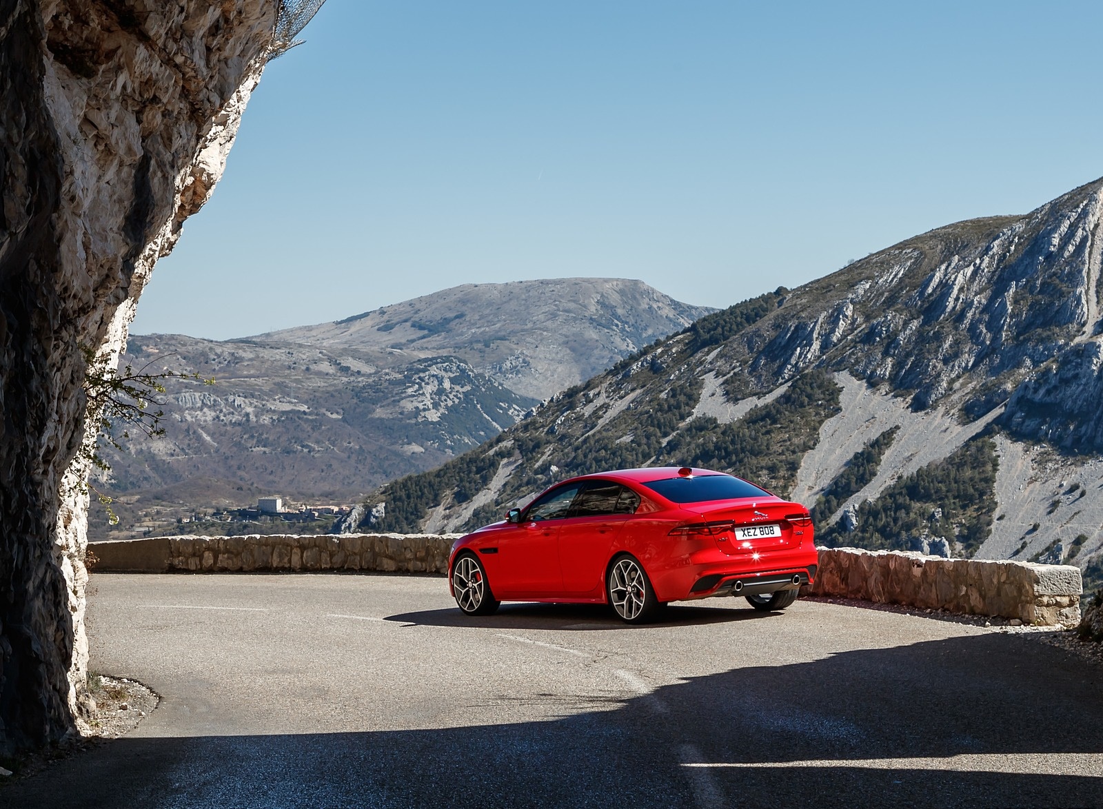 2020 Jaguar XE S R-Dynamic P300 (Color: Caldera Red) Rear Three-Quarter Wallpapers (14)