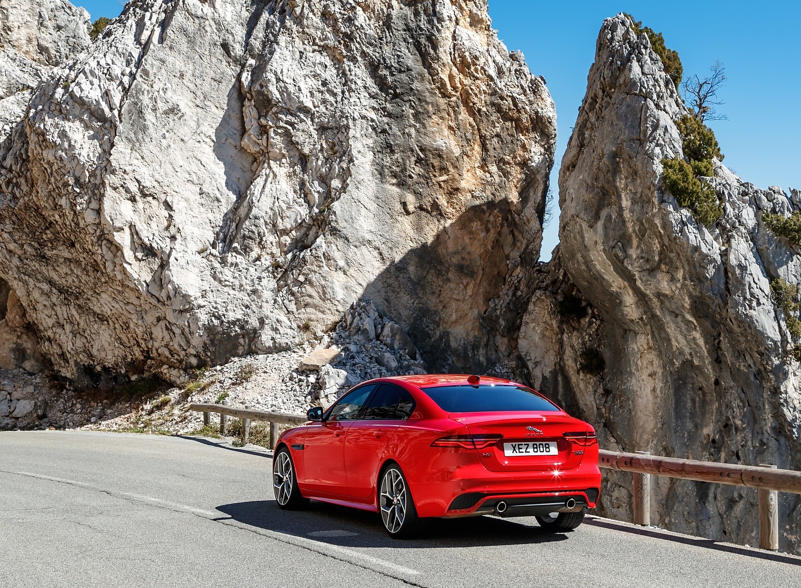 2020 Jaguar XE S R-Dynamic P300 (Color: Caldera Red) Rear Three-Quarter Wallpapers (15)