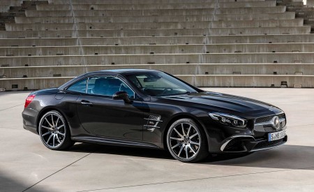 2020 Mercedes-Benz SL 500 Grand Edition (Color: Graphite Grey) Front Three-Quarter Wallpapers 450x275 (2)