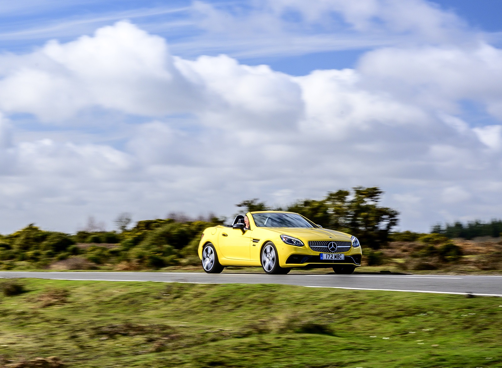 2020 Mercedes-Benz SLC Final Edition (UK-Spec) Front Three-Quarter Wallpapers (2)