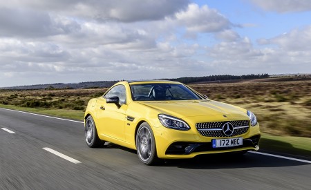2020 Mercedes-Benz SLC Final Edition (UK-Spec) Front Three-Quarter Wallpapers 450x275 (4)