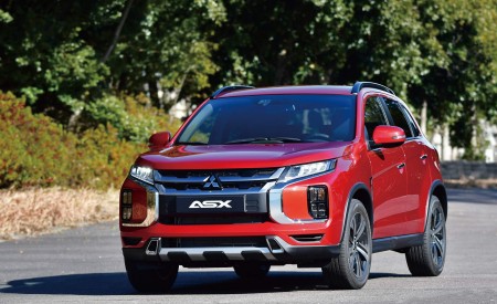2020 Mitsubishi Outlander Sport Front Three-Quarter Wallpapers 450x275 (13)