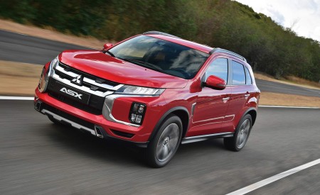 2020 Mitsubishi Outlander Sport Front Three-Quarter Wallpapers 450x275 (2)
