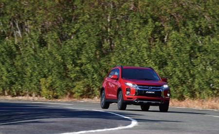 2020 Mitsubishi Outlander Sport Front Wallpapers 450x275 (7)