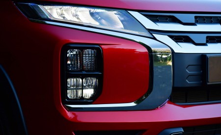 2020 Mitsubishi Outlander Sport Grill Wallpapers 450x275 (22)