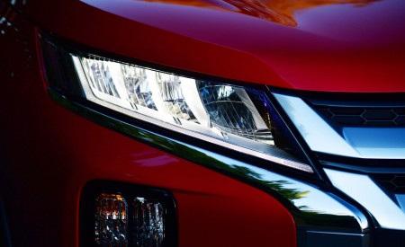 2020 Mitsubishi Outlander Sport Headlight Wallpapers 450x275 (23)