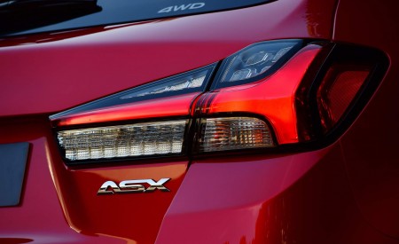 2020 Mitsubishi Outlander Sport Tail Light Wallpapers 450x275 (24)