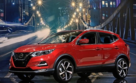 2020 Nissan Rogue Sport Front Three-Quarter Wallpapers 450x275 (50)
