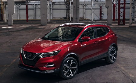 2020 Nissan Rogue Sport Front Three-Quarter Wallpapers 450x275 (22)