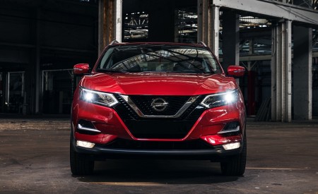2020 Nissan Rogue Sport Front Wallpapers 450x275 (27)