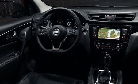 2020 Nissan Rogue Sport Interior Wallpapers 450x275 (48)
