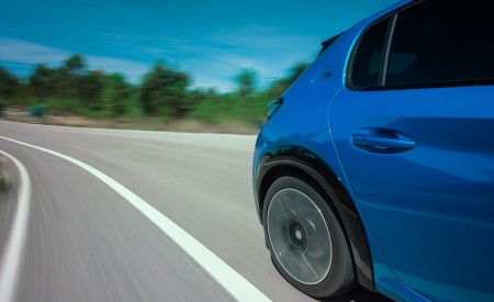 2020 Peugeot e-208 EV Detail Wallpapers  450x275 (26)